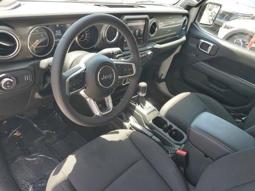 2023 Jeep Gladiator Overland