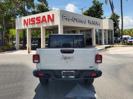 2023 Jeep Gladiator Overland