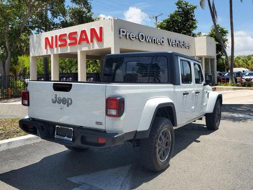 2023 Jeep Gladiator Overland