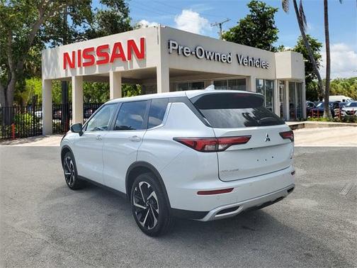 2024 Mitsubishi Outlander SE