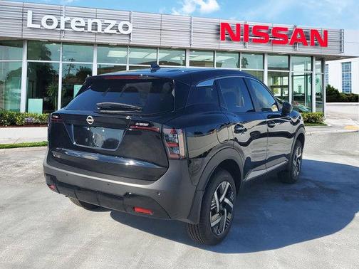 2025 Nissan Kicks SV