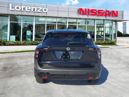 2025 Nissan Kicks SV