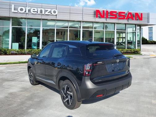 2025 Nissan Kicks SV
