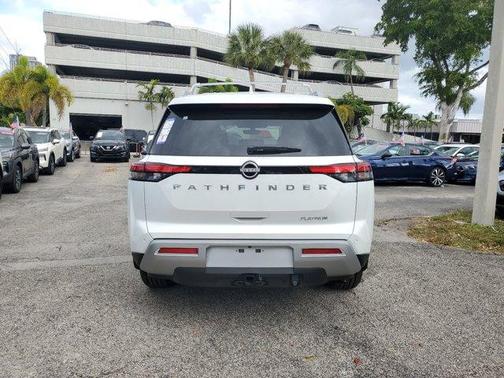 2025 Nissan Pathfinder Platinum