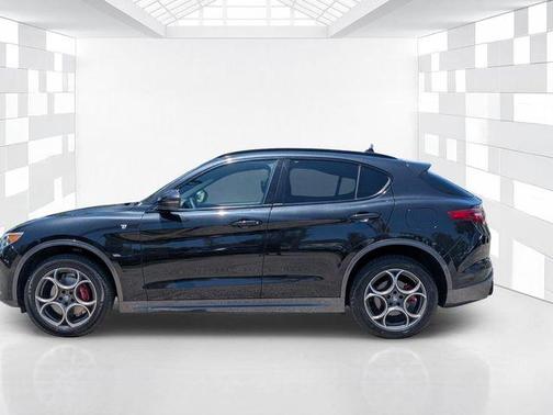 Vulcano Black Metallic 2022 Alfa Romeo Stelvio Ti