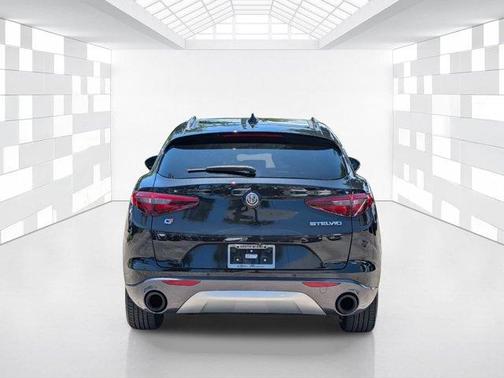 Vulcano Black Metallic 2022 Alfa Romeo Stelvio Ti
