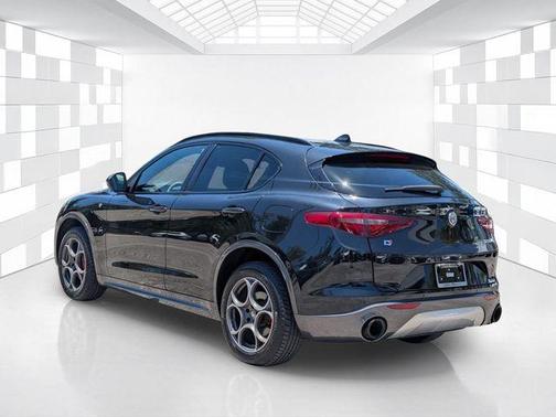 Vulcano Black Metallic 2022 Alfa Romeo Stelvio Ti