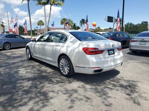 2017 BMW 740e xDrive iPerformance