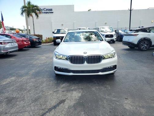2017 BMW 740e xDrive iPerformance