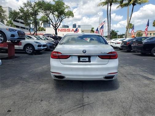 2017 BMW 740e xDrive iPerformance