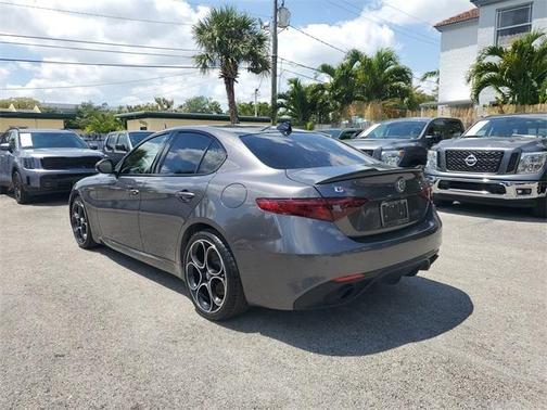 2022 Alfa Romeo Giulia Veloce