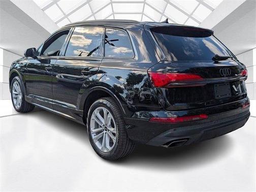 2025 Audi Q7 45 Premium Plus