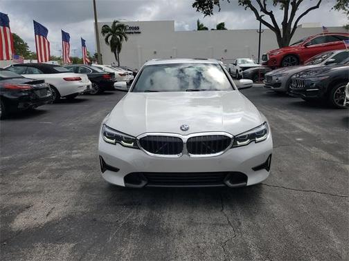 2021 BMW 330 i