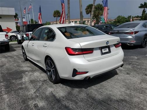 2021 BMW 330 i
