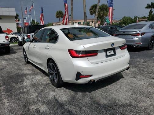 2021 BMW 330 i