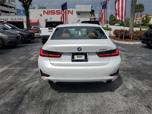 2021 BMW 330 i