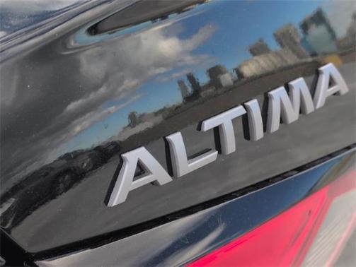 2025 Nissan Altima SR