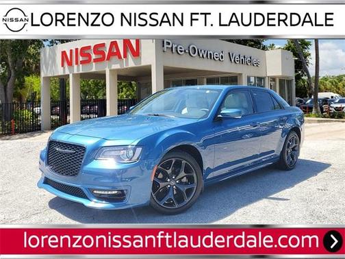 2023 Chrysler 300 Touring L