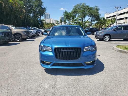 2023 Chrysler 300 Touring L