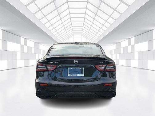 2022 Nissan Maxima SR