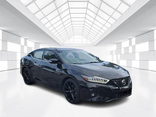 2022 Nissan Maxima SR