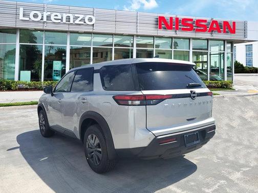 2025 Nissan Pathfinder S