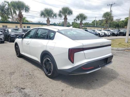 2025 Kia K4 EX