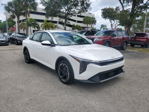 2025 Kia K4 EX