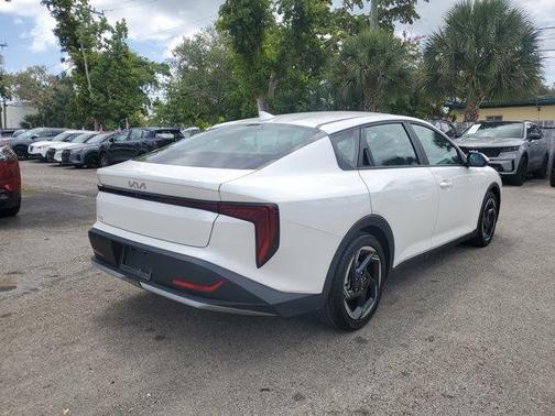 2025 Kia K4 EX