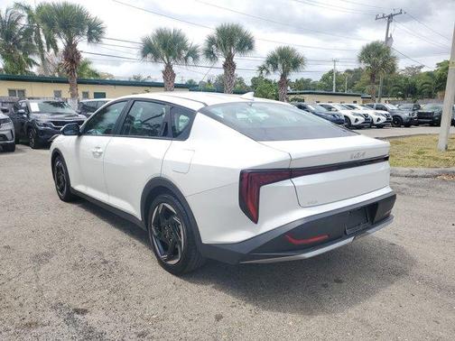 2025 Kia K4 EX