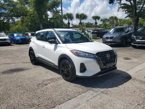 2023 Nissan Kicks SR