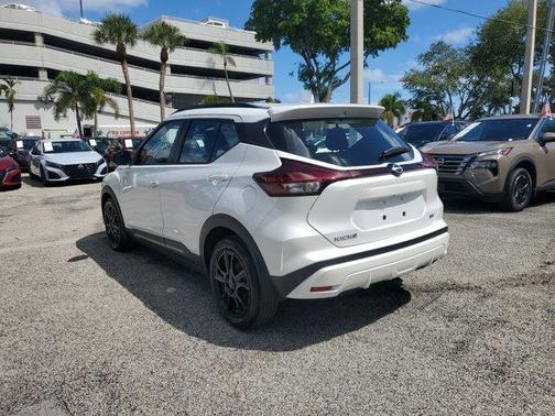 2023 Nissan Kicks SR