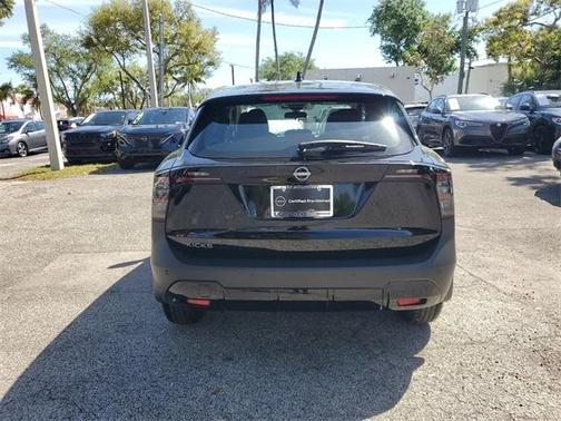 2025 Nissan Kicks S