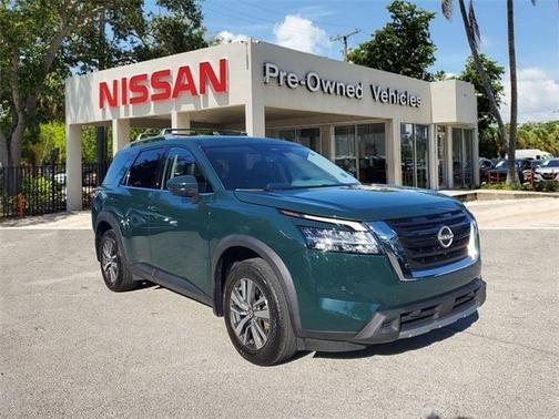 2024 Nissan Pathfinder SL