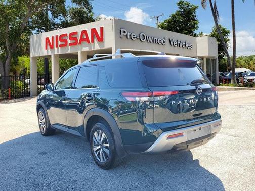 2024 Nissan Pathfinder SL