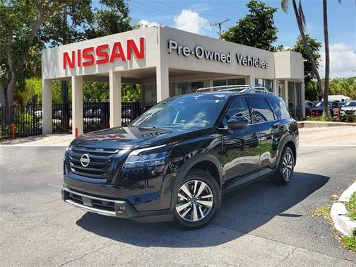 2023 Nissan Pathfinder SL