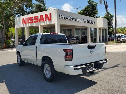 2023 Nissan Frontier SV