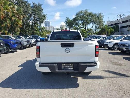 2023 Nissan Frontier SV