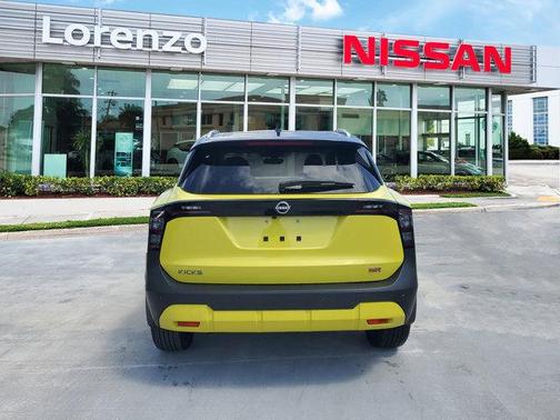 2025 Nissan Kicks SR