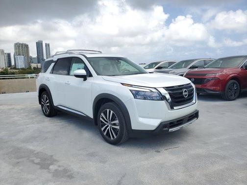 2025 Nissan Pathfinder Platinum
