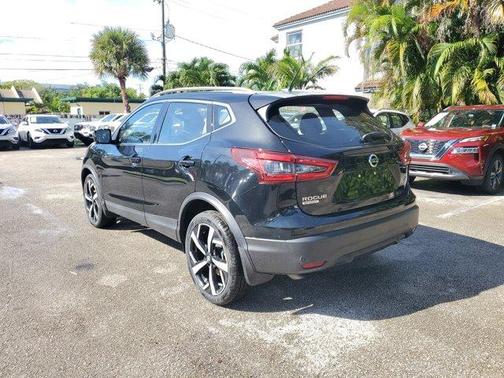 2021 Nissan Rogue Sport SL