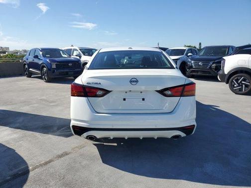2025 Nissan Altima SV