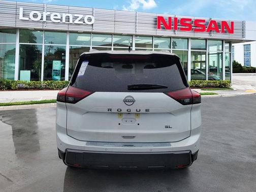 2025 Nissan Rogue SL