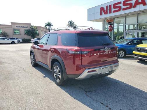 2025 Nissan Pathfinder SL