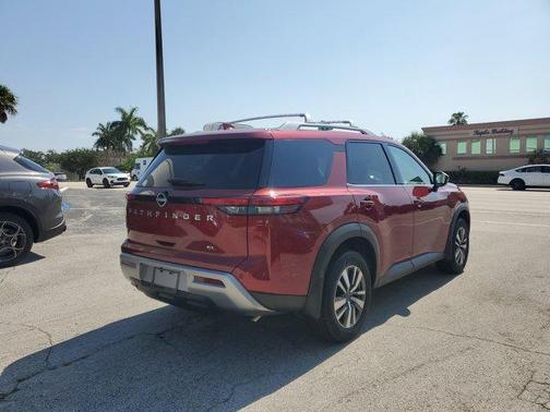 2025 Nissan Pathfinder SL