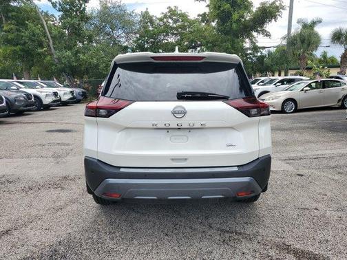 2022 Nissan Rogue SL