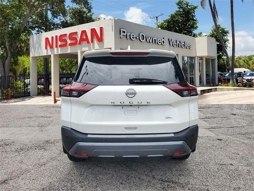 2022 Nissan Rogue SL