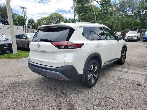 2022 Nissan Rogue SL