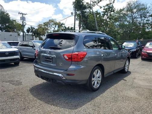2018 Nissan Pathfinder SL