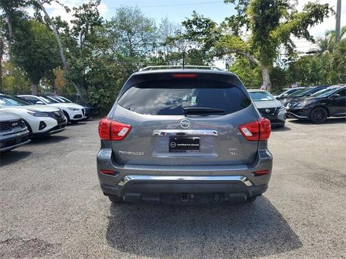 2018 Nissan Pathfinder SL